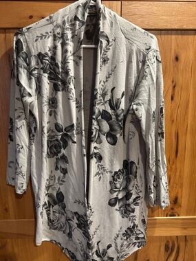 Light Gray Floral Open-Front Women’s Cardigan